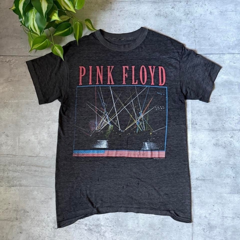 Vintage 80s Pink Floyd graphic tee paper thin distressed